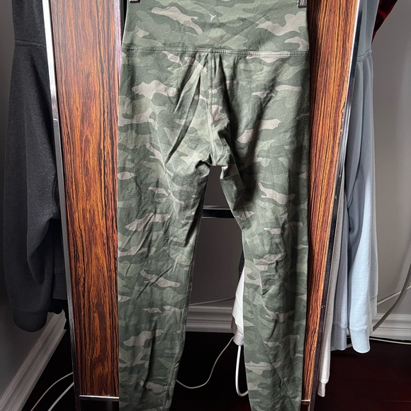 Old Navy Active Leggings - Picture 2 of 4